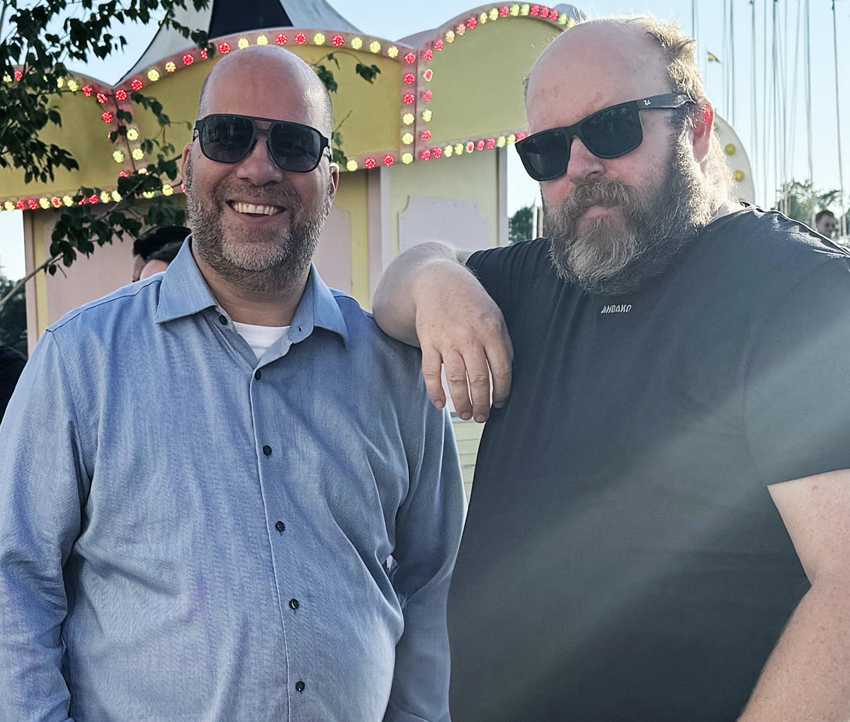 Tekints grundare Stefan Jansson och Jonas Björnfot på sommaravslutning på Djurgården i Stockholm